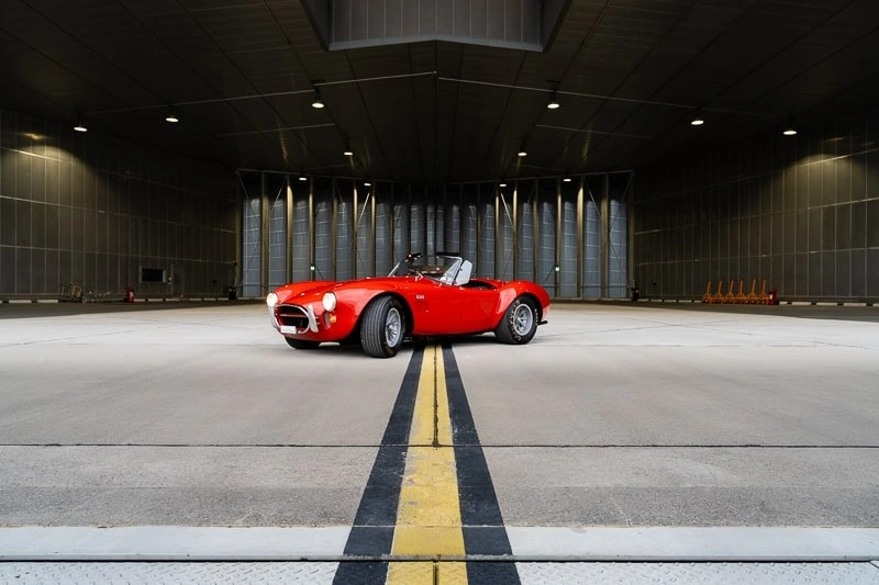 AC Cobra 427 rouge
